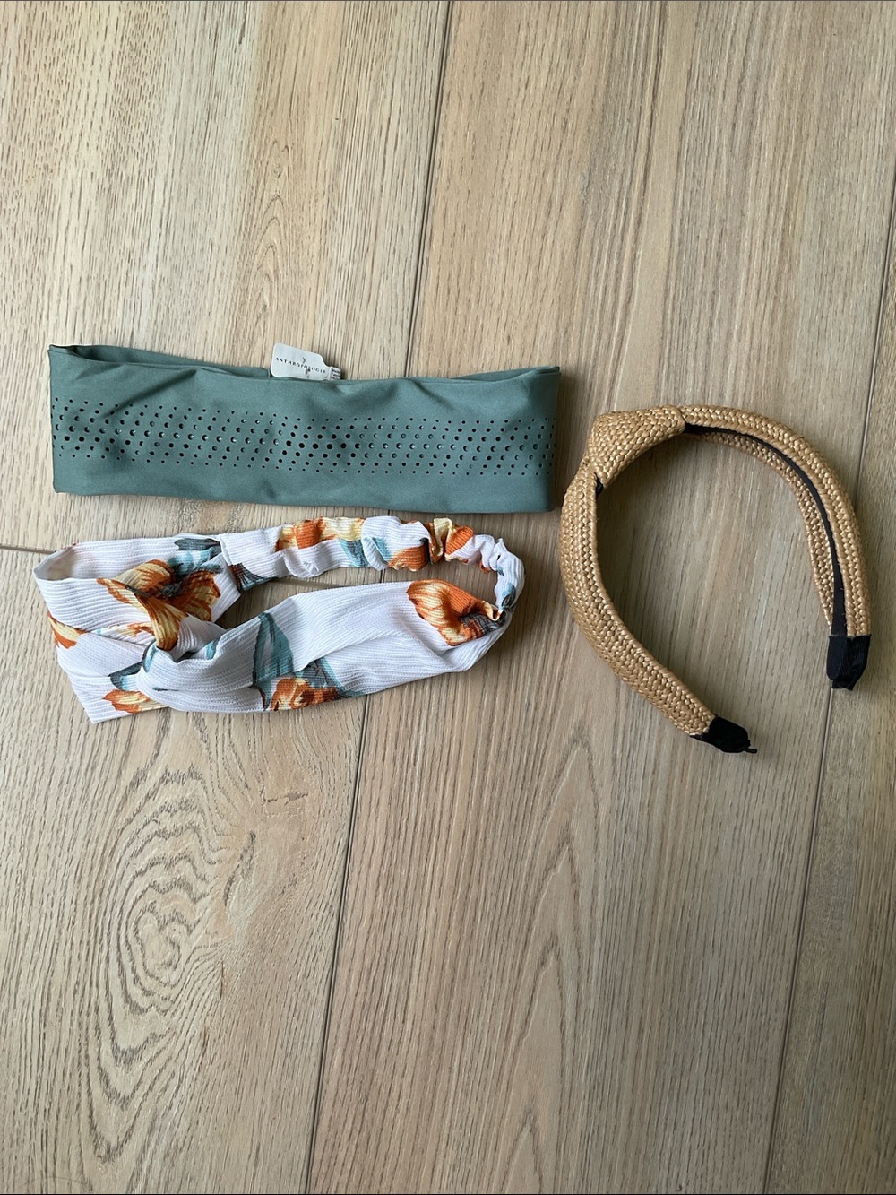 Set of Three Headbands NWT Anthropologie Active, Tan Top Knot, Fabric Top Knot